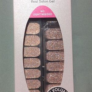 Dashing Diva Glow - GWA23 Gems & Roses